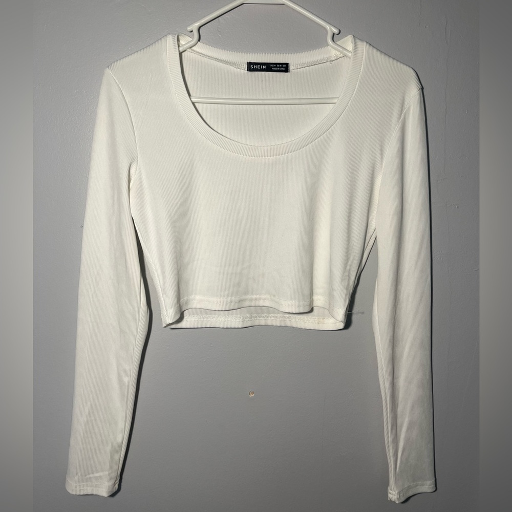 Scoop neck long-sleeve crop top
